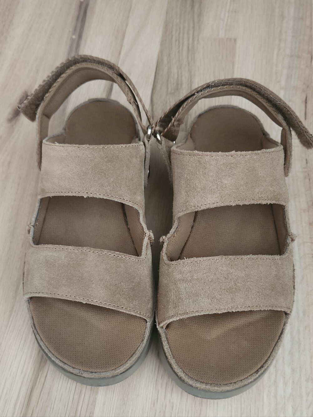 UGG Kids Tan Suede Adjustable Strap Sandals